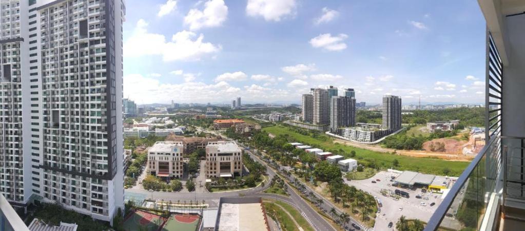 Cozy And Spacious 2 Bedroom, Family Cybersquare 21 Cyberjaya, Flexihome-my